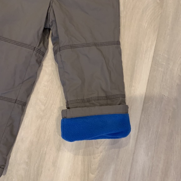 New with tags Old Navy Fleece Lined Cargo Pants Size 3T - Picture 2 of 5